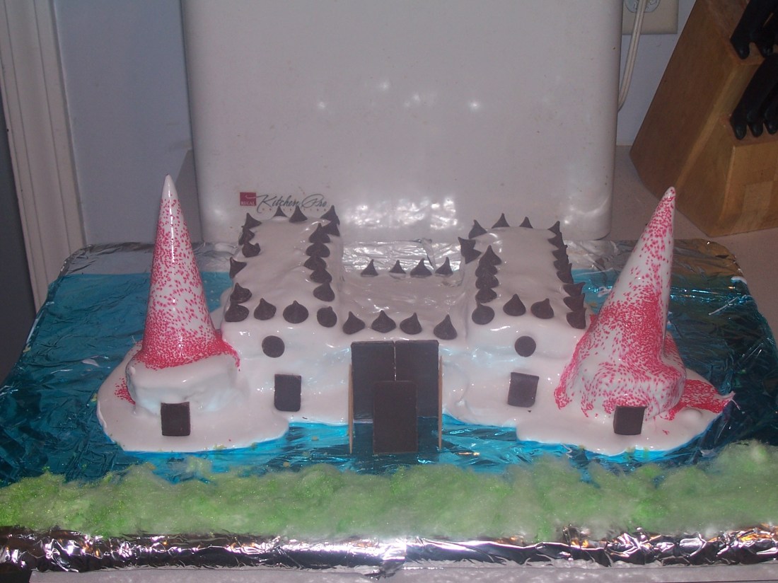 Carly's Castle cake 2007 - 10th Birthday