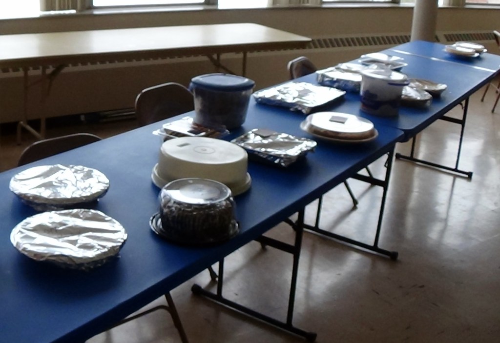 Deserts on the desert table before the dinner started.